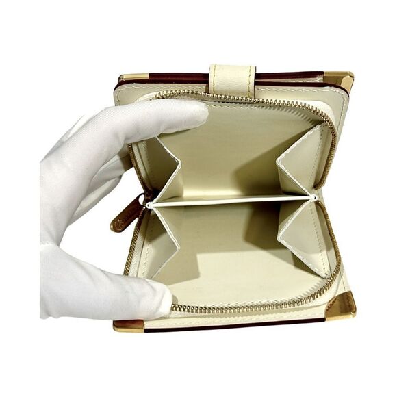 Louis Vuitton Suhali Leather Compact Zip Bi-Fold Wallet White/Ivory - Picture 10 of 11